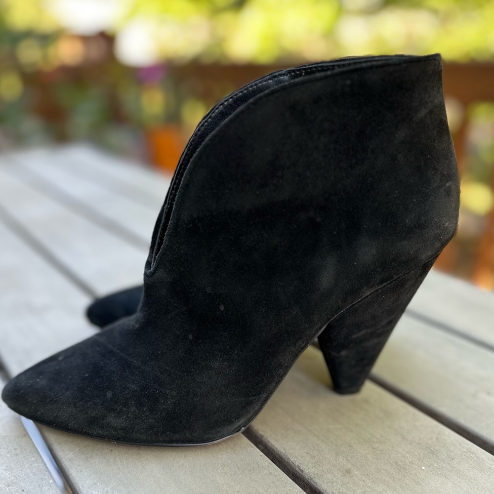 Vince Camuto VC-EVANGIE Cone Heel Black Leather Bootie Women's Size 9 M
